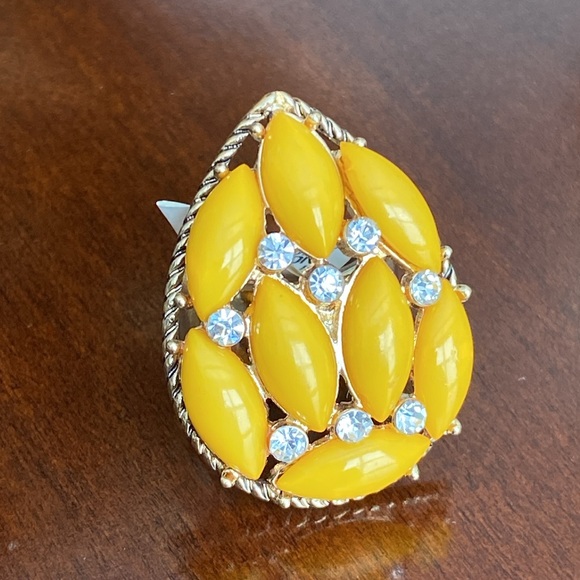 Teardrop Stretch Statement Ring - Picture 4 of 4